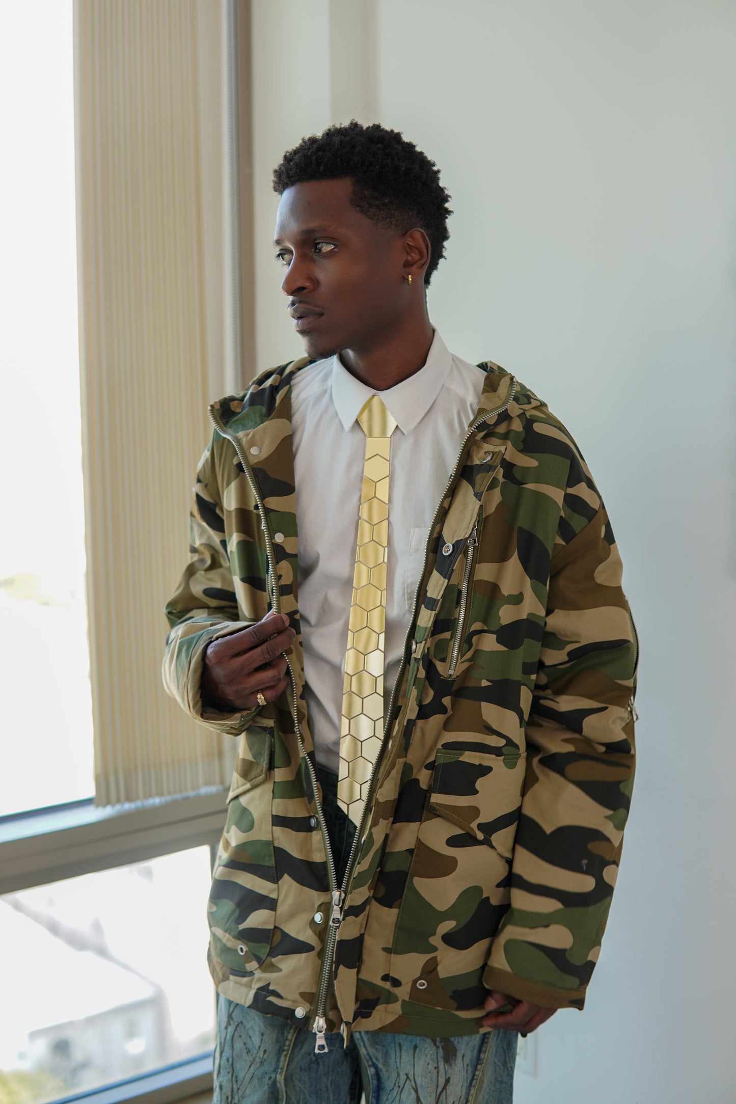 Gold Aura Tie
